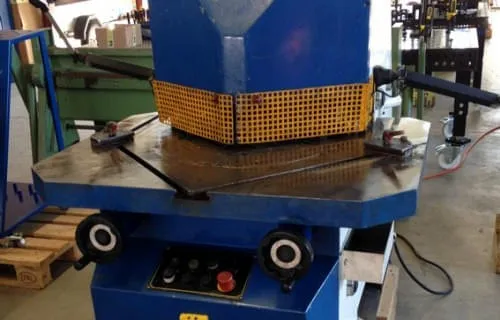 Ausklinkmaschine Indumasch VA 206